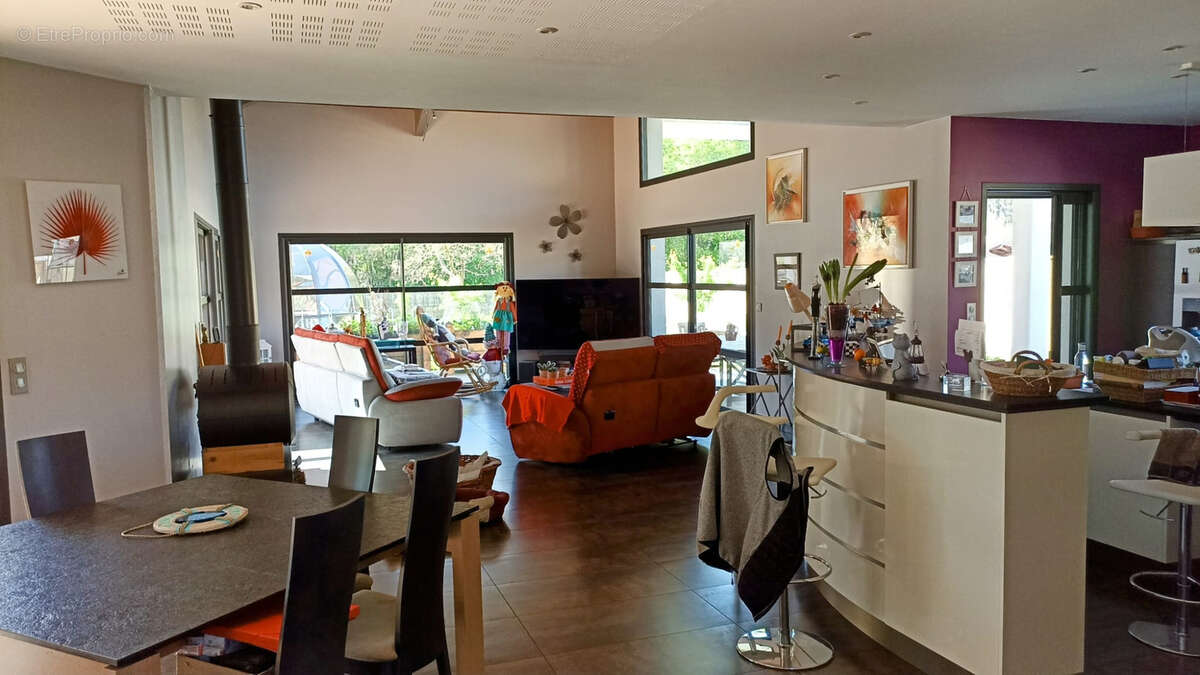 Maison à PARENTIS-EN-BORN