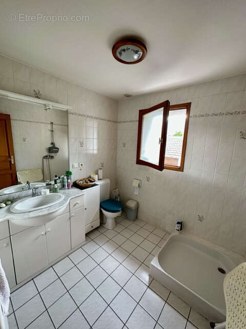 Maison à SAINT-GENIS-POUILLY