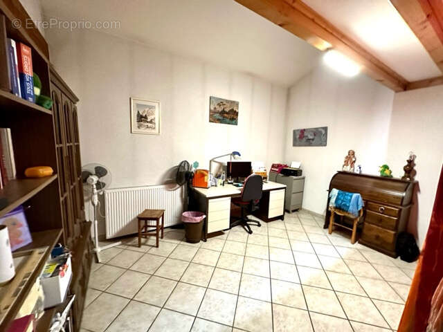 Maison à SAINT-GENIS-POUILLY