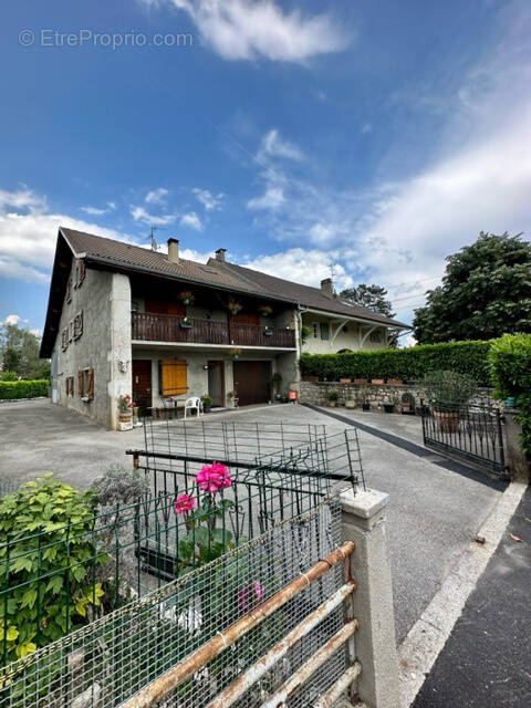 Maison à SAINT-GENIS-POUILLY