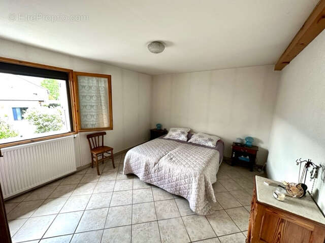 Maison à SAINT-GENIS-POUILLY