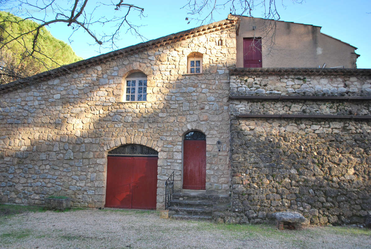 Maison à VILLECROZE