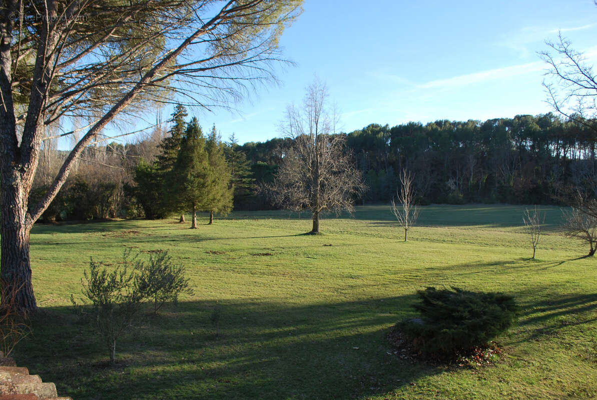 Maison à VILLECROZE