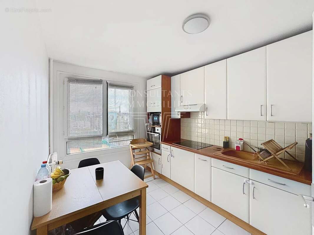 Appartement à LEVALLOIS-PERRET