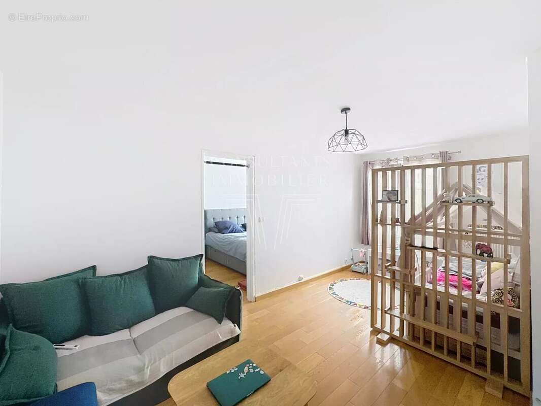 Appartement à LEVALLOIS-PERRET