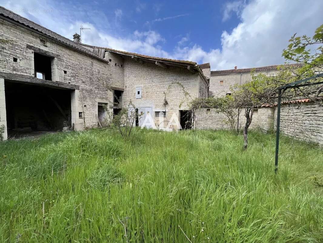 Maison à MAINE-DE-BOIXE
