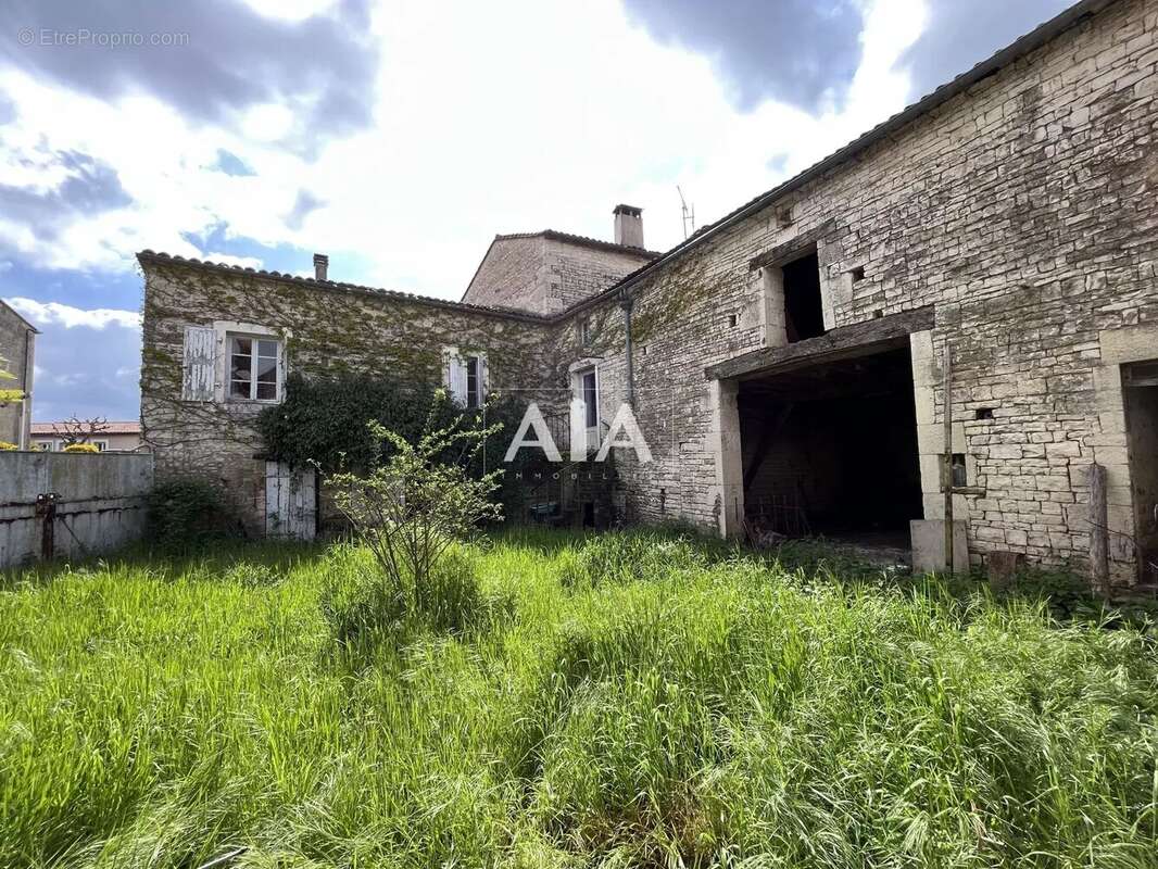 Maison à MAINE-DE-BOIXE