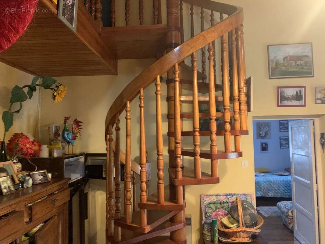 Maison à SAINT-SAUD-LACOUSSIERE