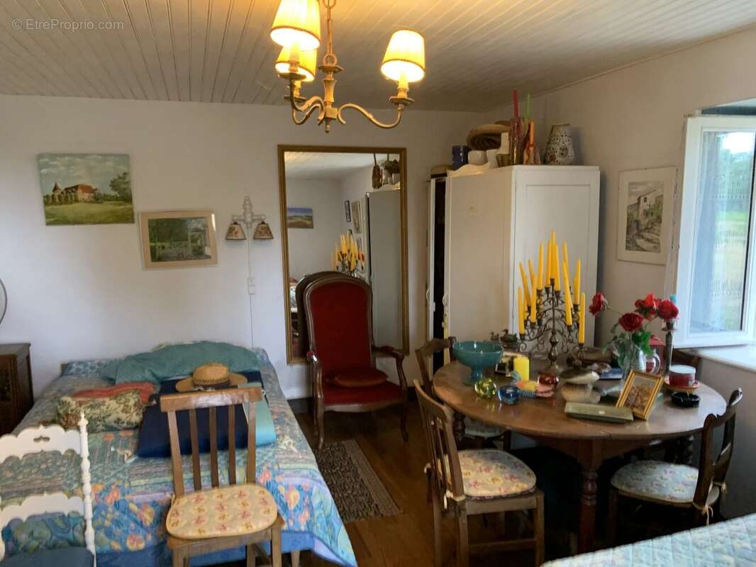 Maison à SAINT-SAUD-LACOUSSIERE