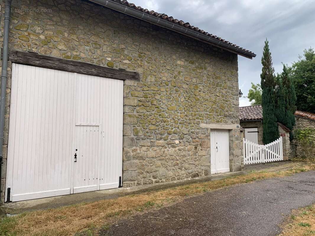 Maison à SAINT-SAUD-LACOUSSIERE