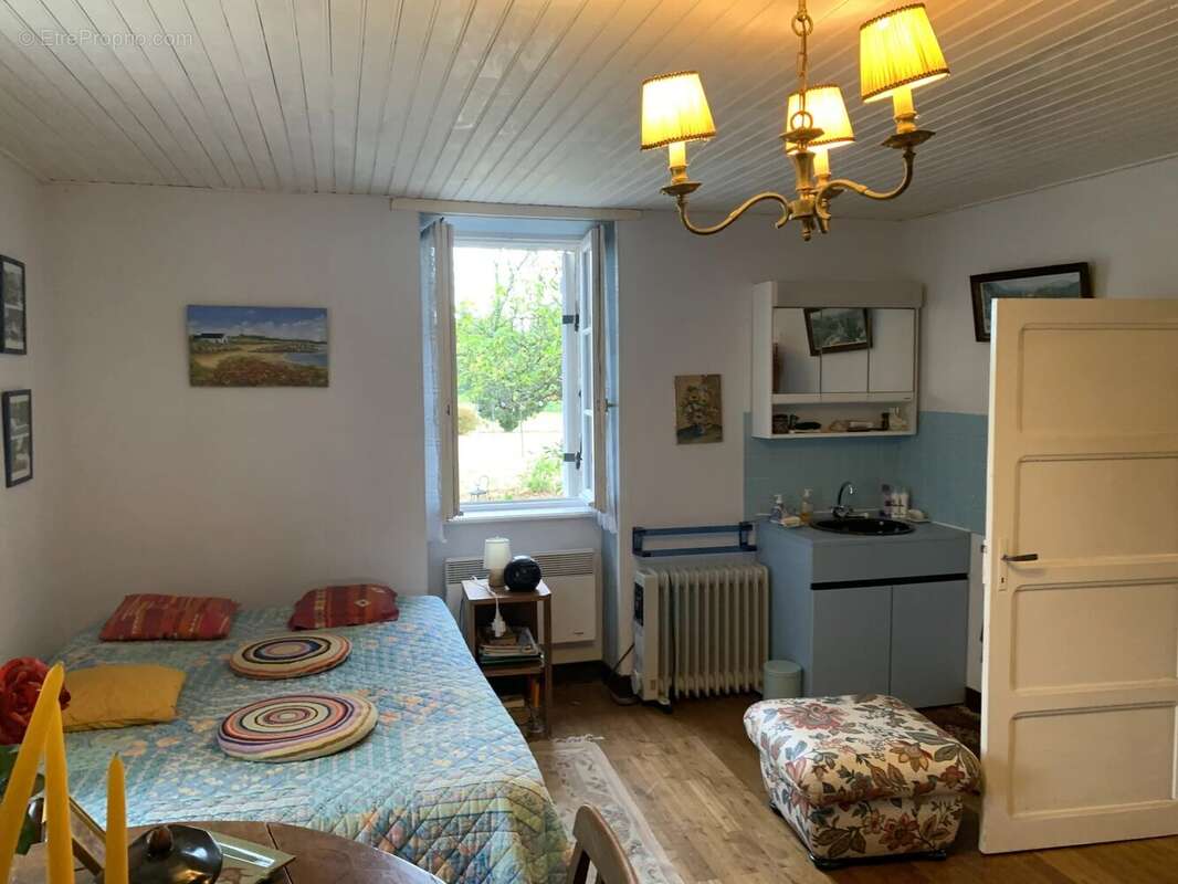 Maison à SAINT-SAUD-LACOUSSIERE