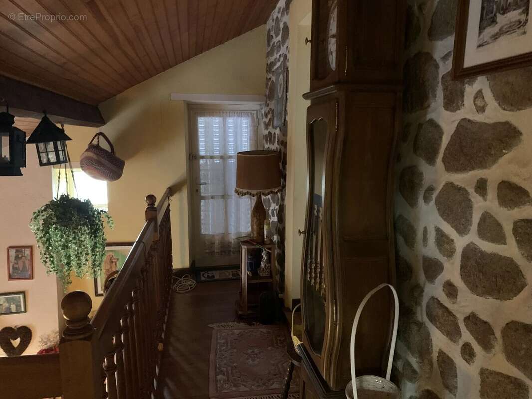 Maison à SAINT-SAUD-LACOUSSIERE