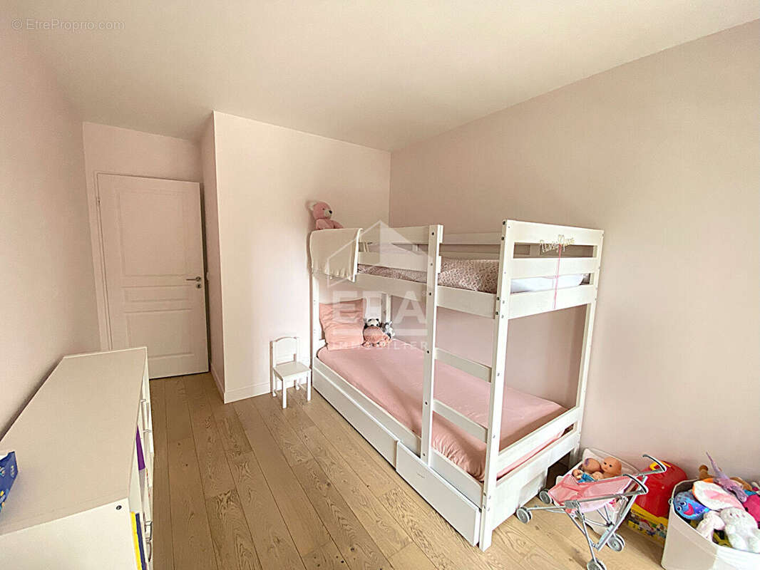 Appartement à LEVALLOIS-PERRET