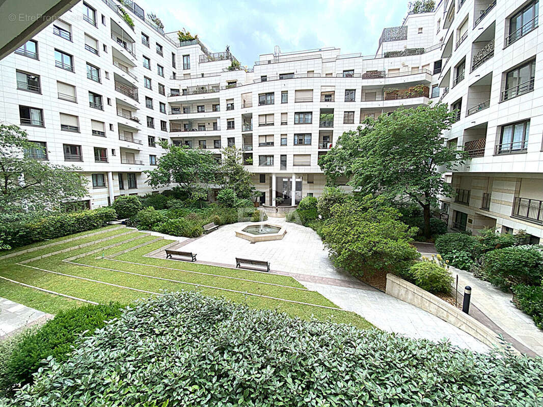 Appartement à LEVALLOIS-PERRET