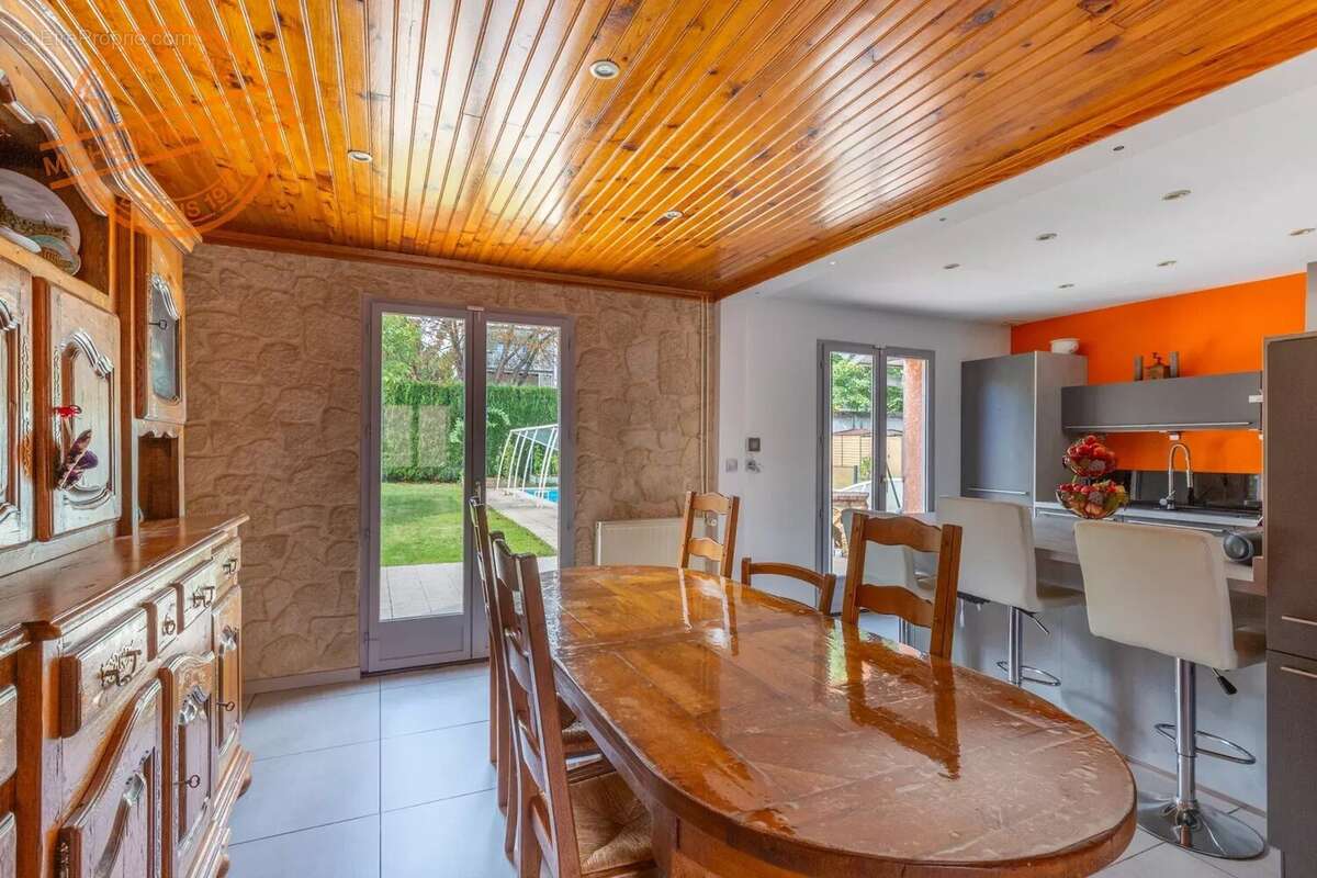 Maison à CHAMPAGNE-AU-MONT-D&#039;OR