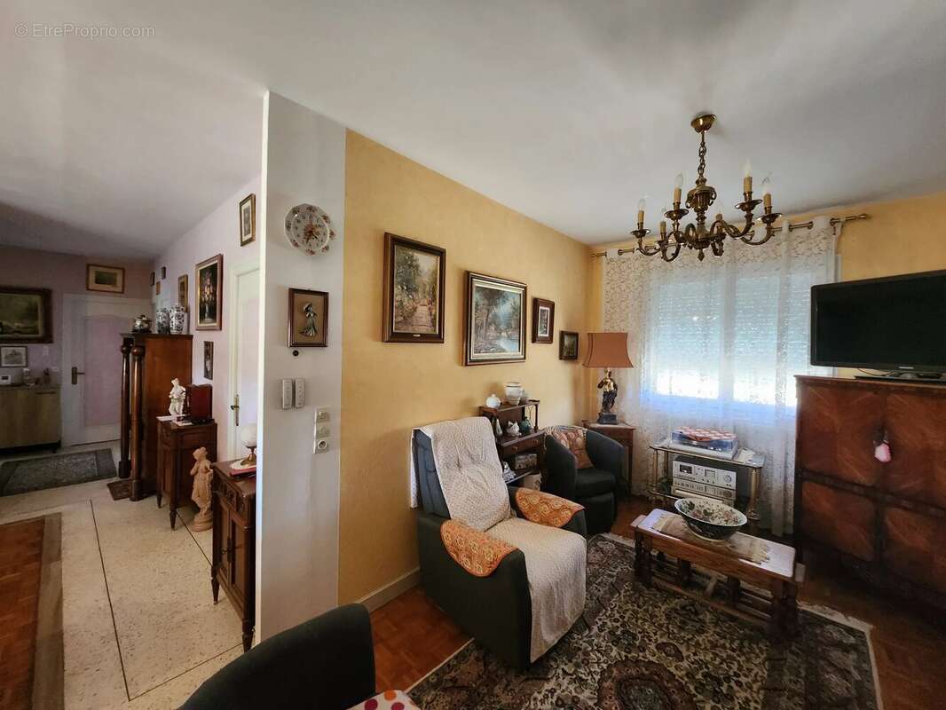 Maison à SAINT-JUNIEN