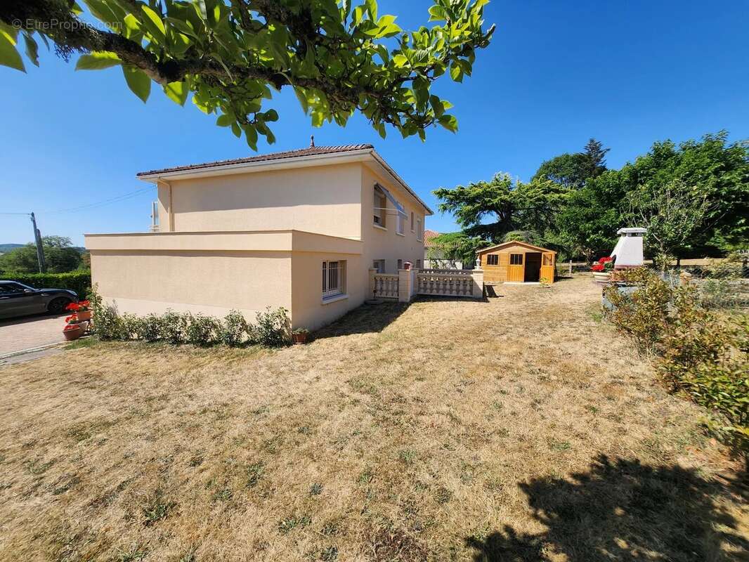 Maison à SAINT-JUNIEN