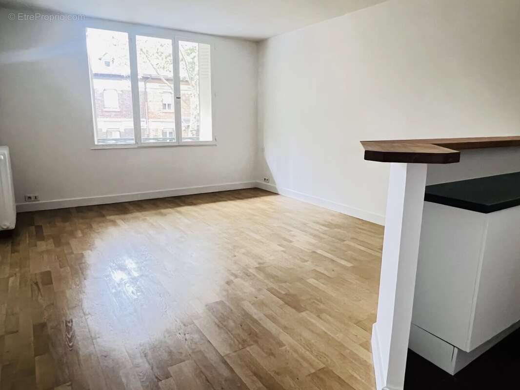 Appartement à PARIS-19E