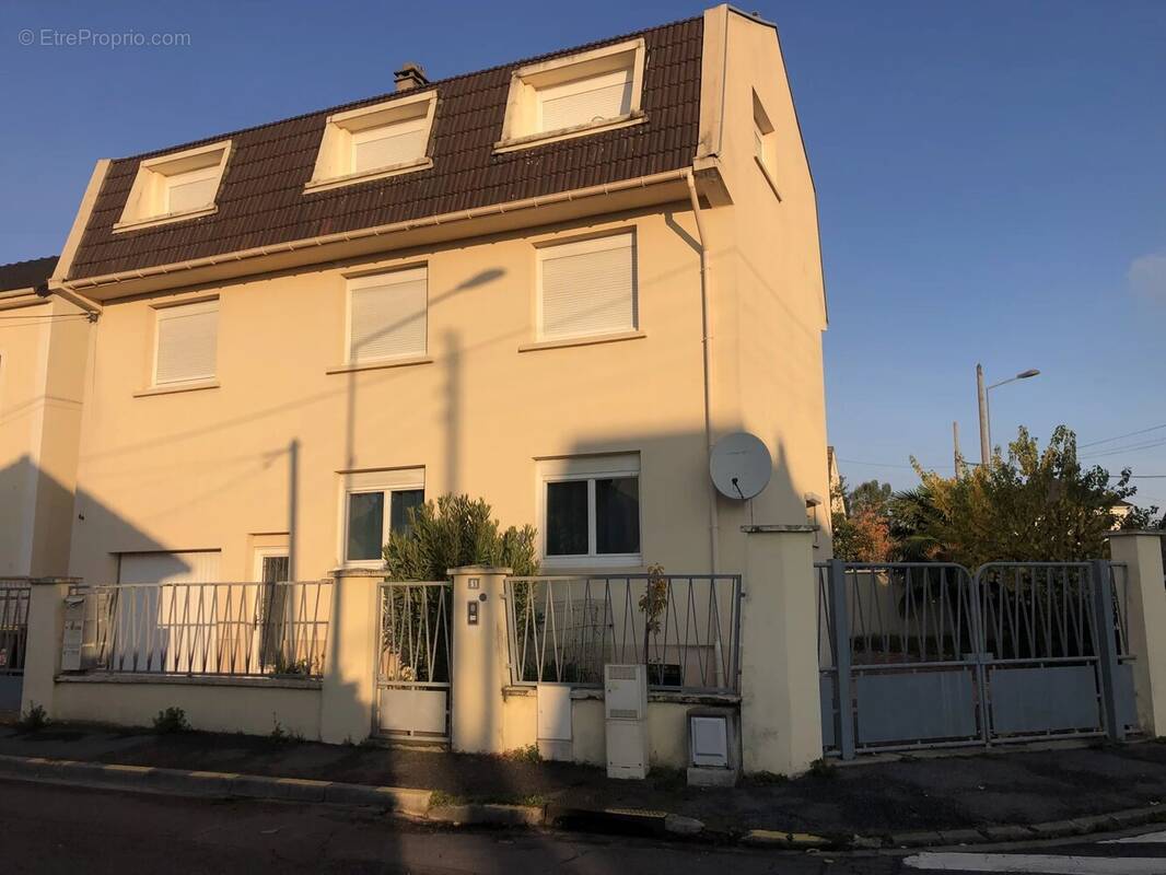 Appartement à HOUILLES