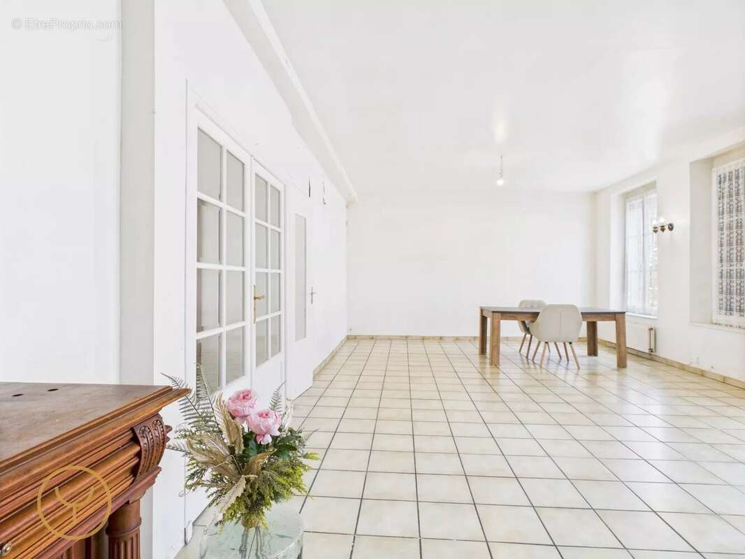 Maison à ROMILLY-SUR-SEINE