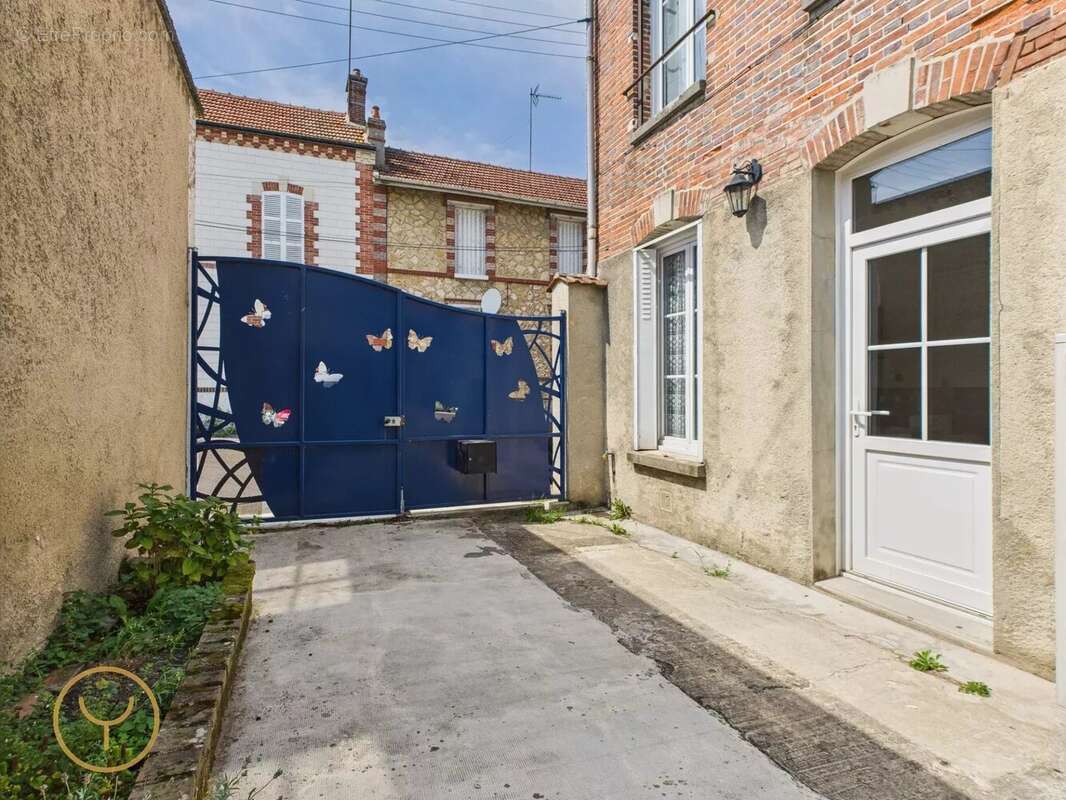 Maison à ROMILLY-SUR-SEINE