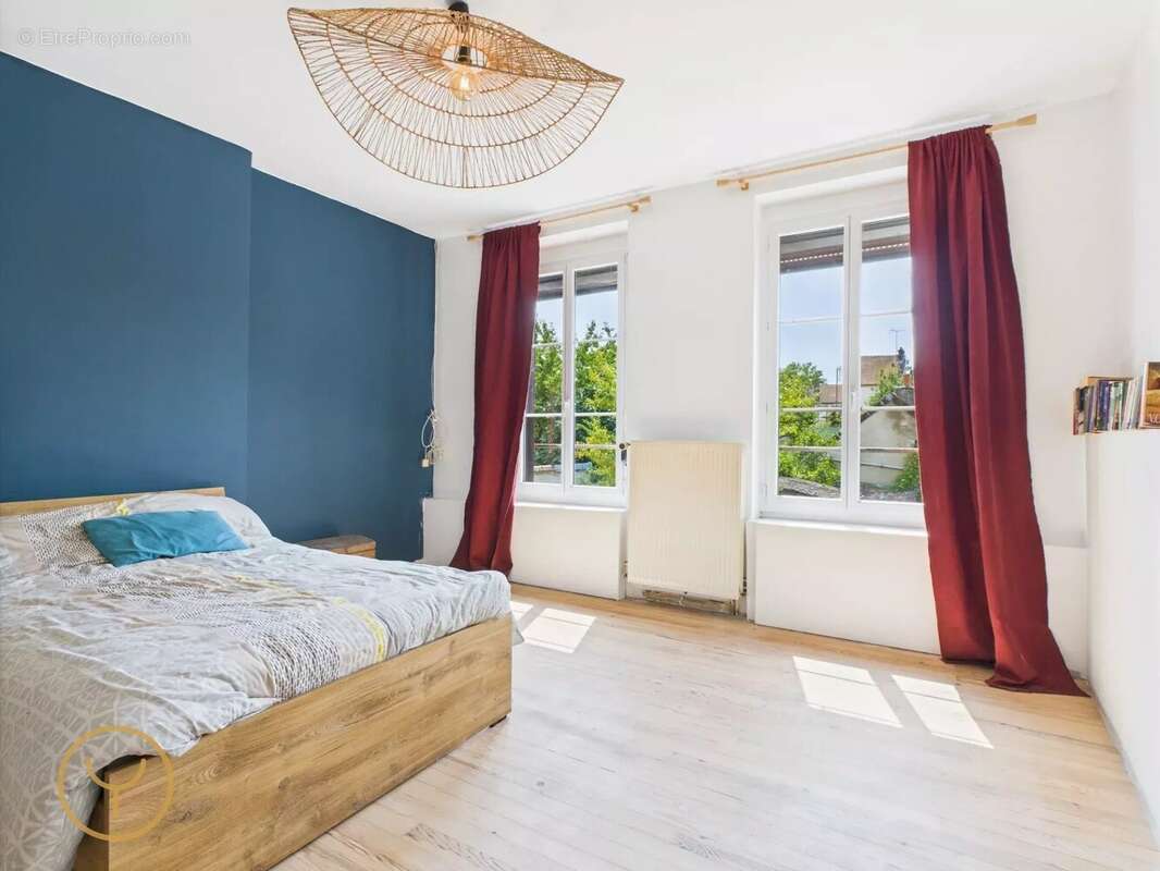 Maison à ROMILLY-SUR-SEINE