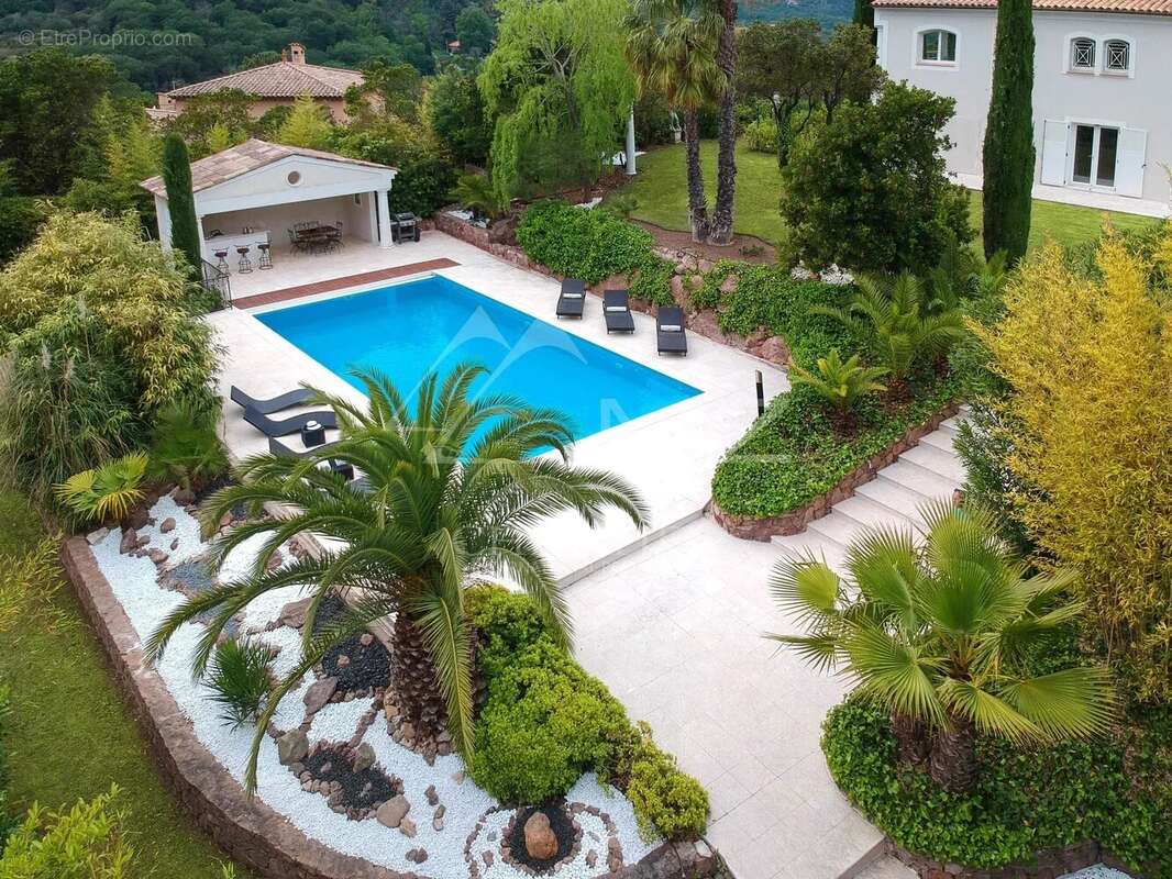 Maison à MANDELIEU-LA-NAPOULE