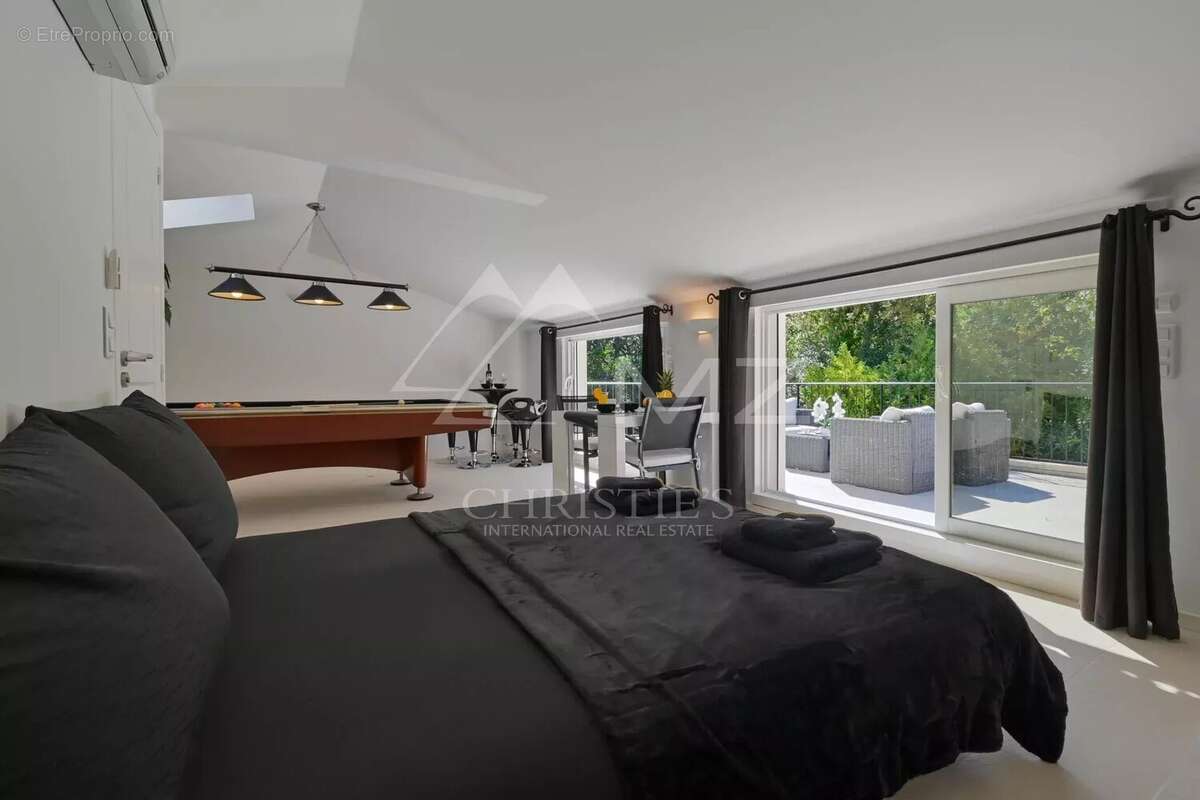 Maison à MANDELIEU-LA-NAPOULE