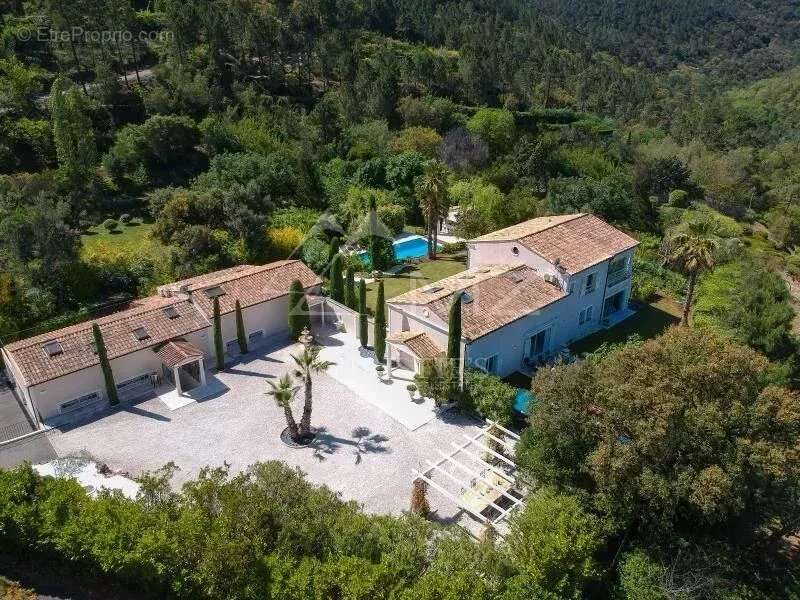 Maison à MANDELIEU-LA-NAPOULE