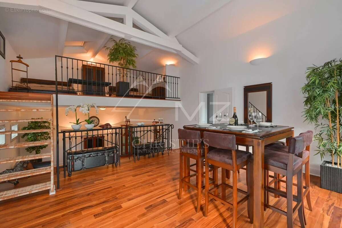 Maison à MANDELIEU-LA-NAPOULE