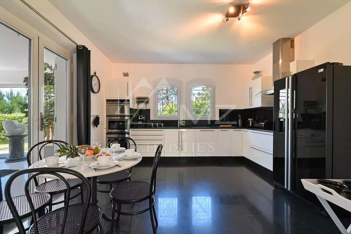 Maison à MANDELIEU-LA-NAPOULE