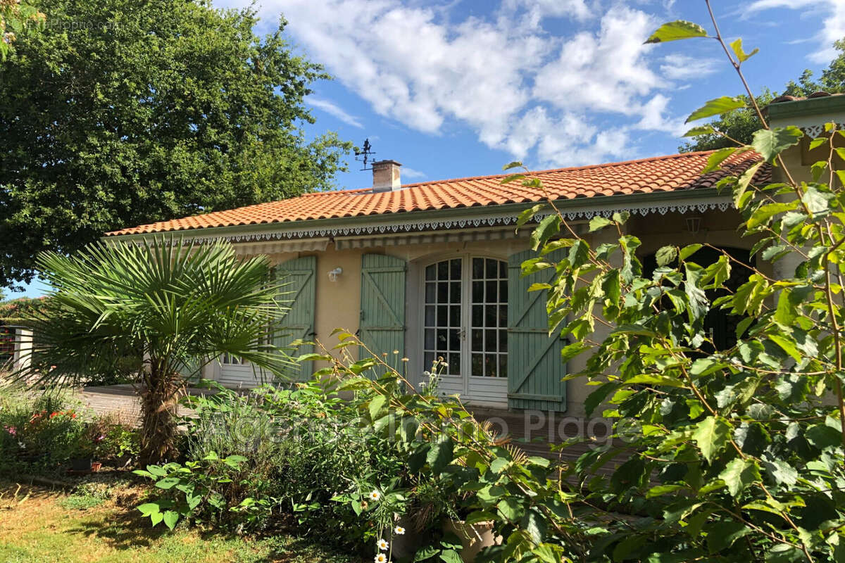 Maison à GRAYAN-ET-L&#039;HOPITAL