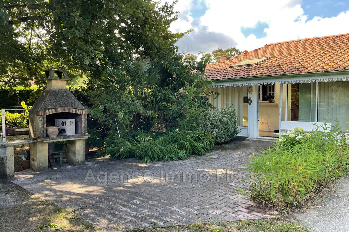 Maison à GRAYAN-ET-L&#039;HOPITAL