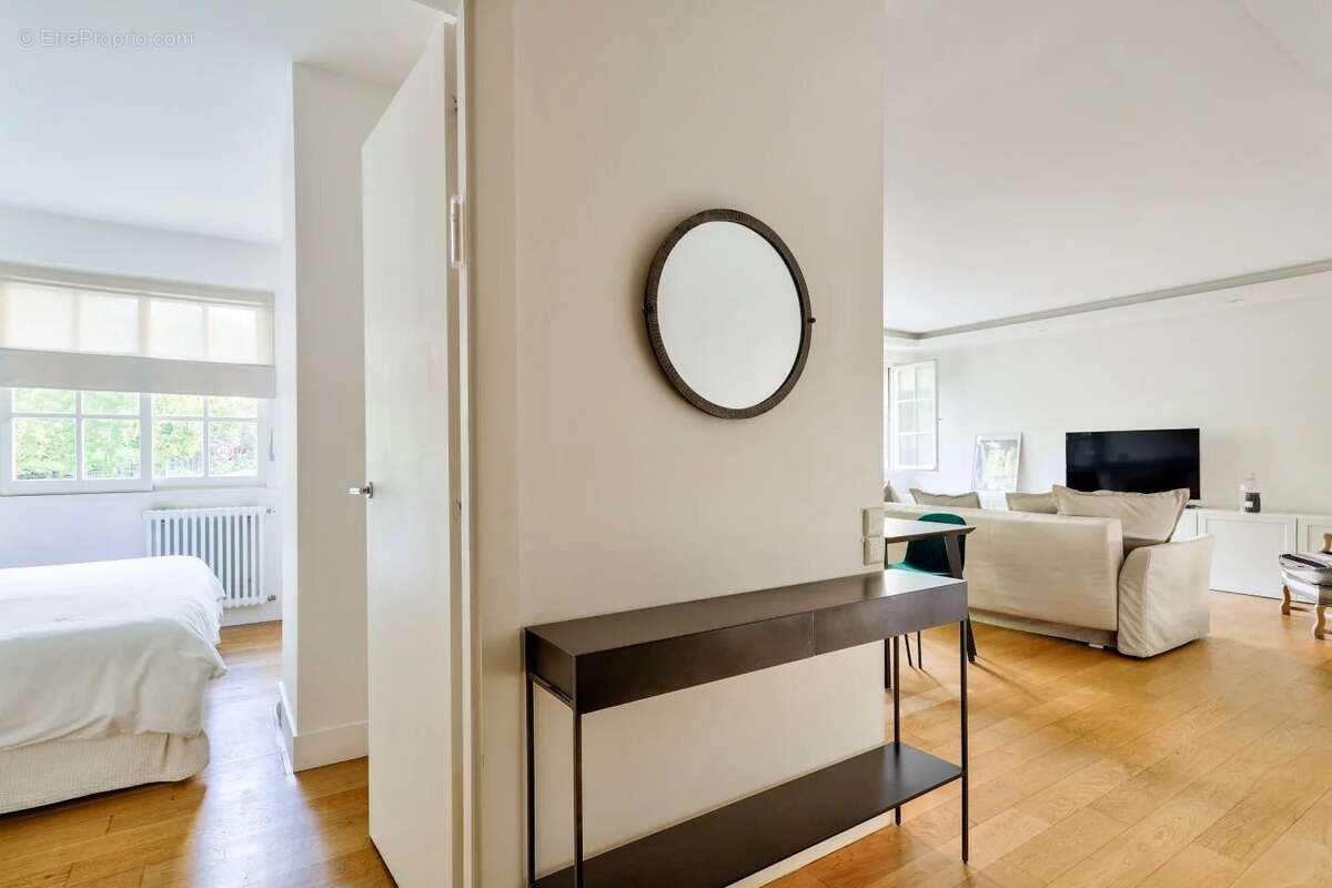 Appartement à NEUILLY-SUR-SEINE