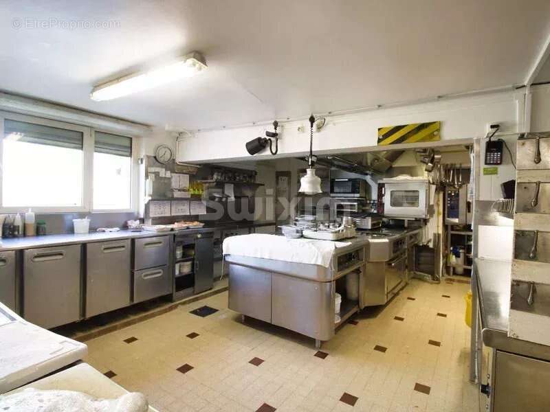 Commerce à CHEVERNY