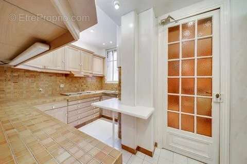 Appartement à PARIS-12E