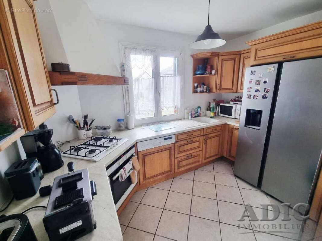 Maison à LE PLESSIS-BELLEVILLE