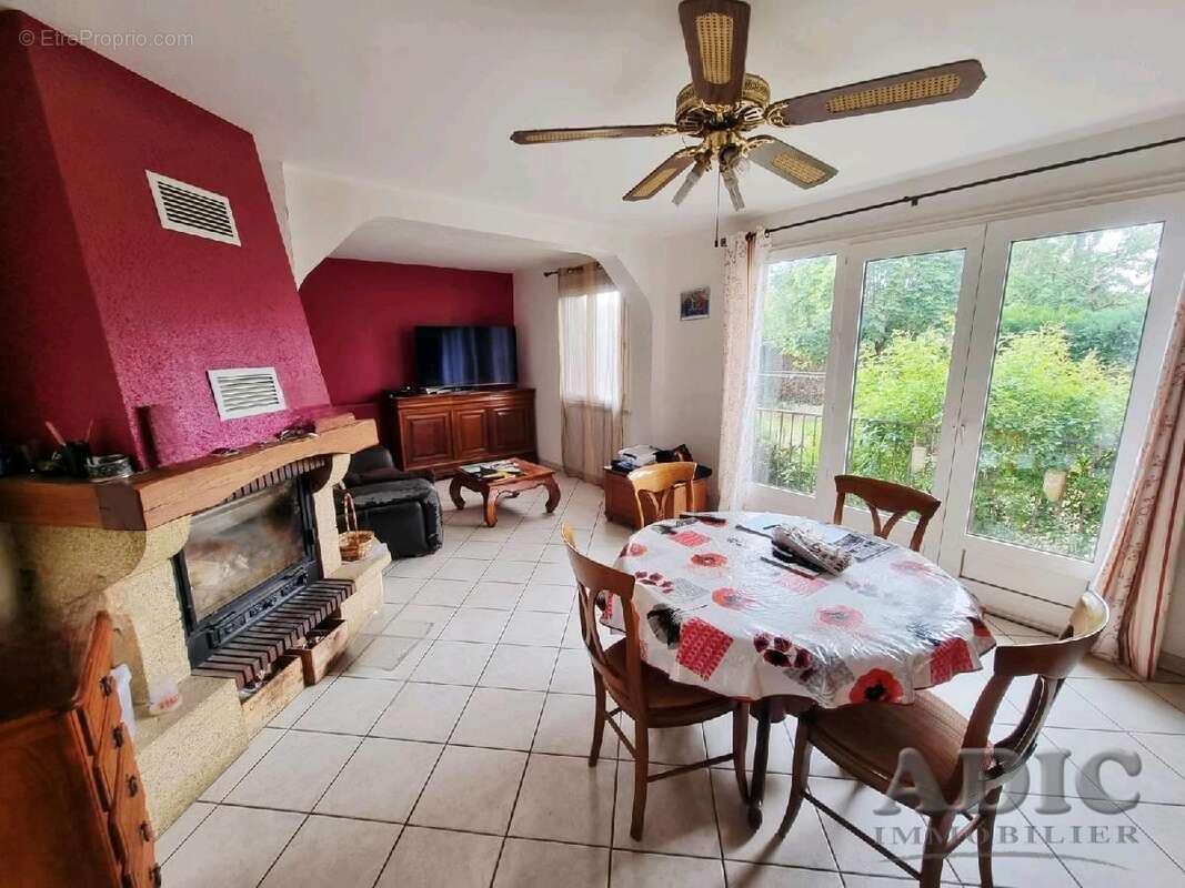 Maison à LE PLESSIS-BELLEVILLE