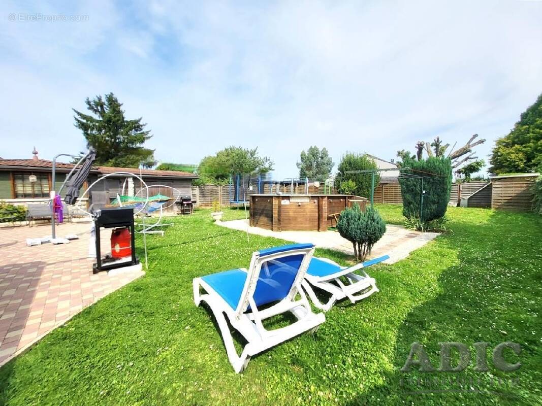 Maison à LE PLESSIS-BELLEVILLE