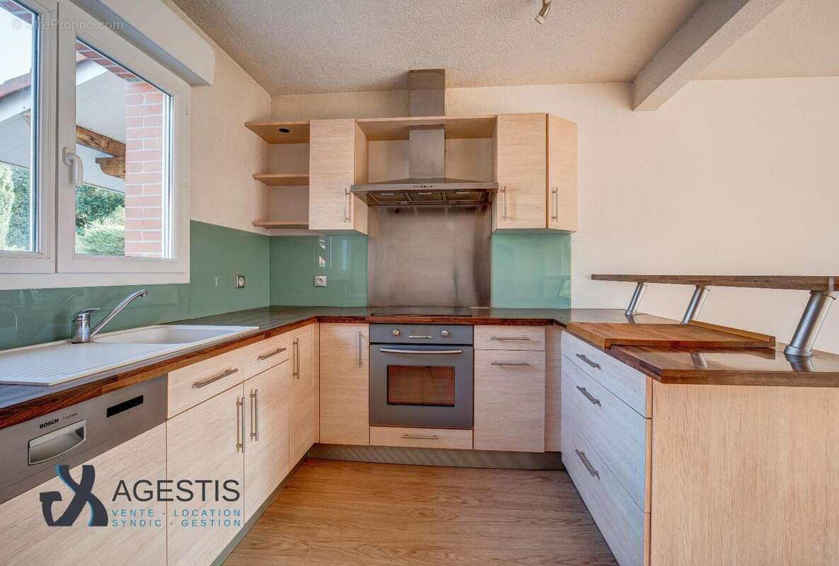   - Maison à SAINT-JEAN