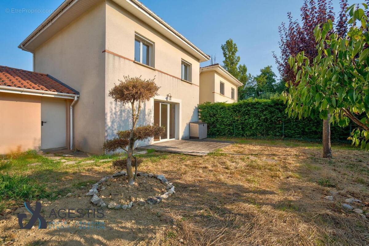   - Maison à SAINT-JEAN