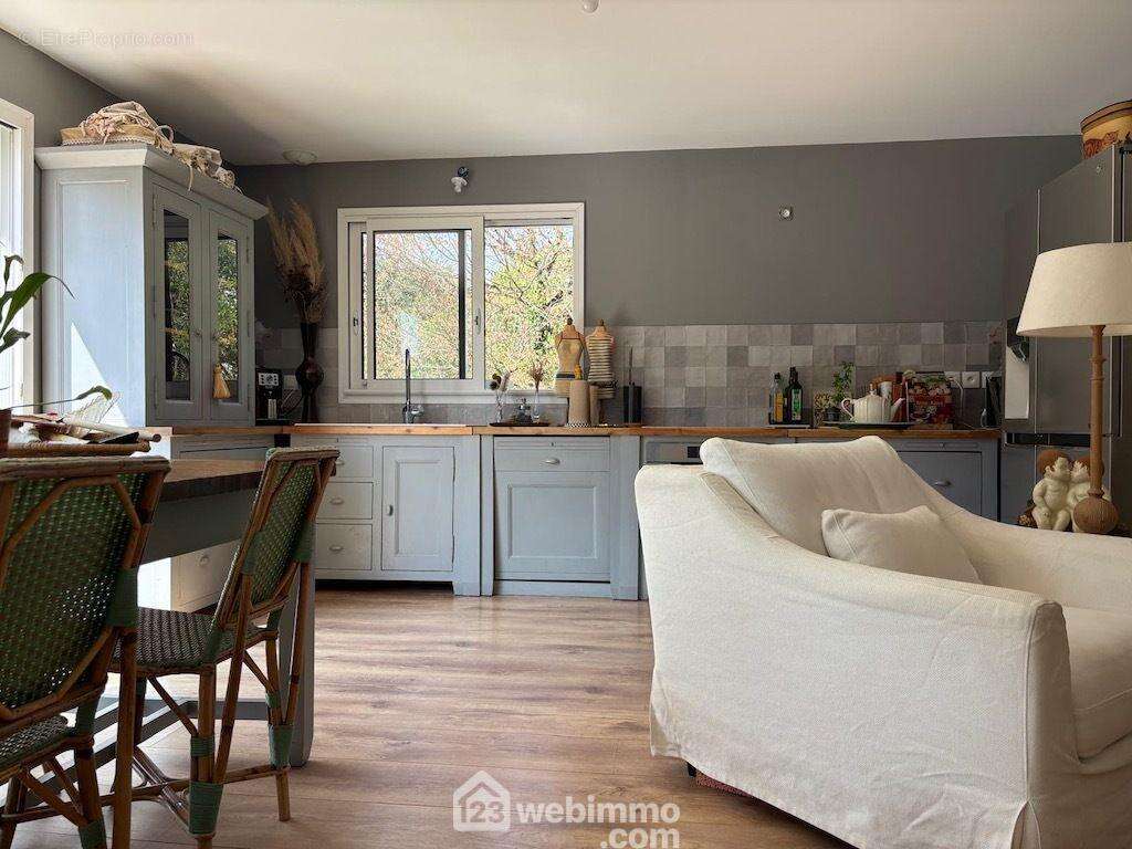 Cuisine ouverte, - Maison à BERUGES