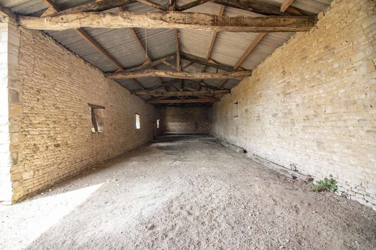 Maison à SAINT-JEAN-D&#039;ANGELY