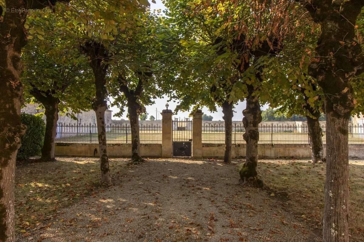 Maison à SAINT-JEAN-D&#039;ANGELY