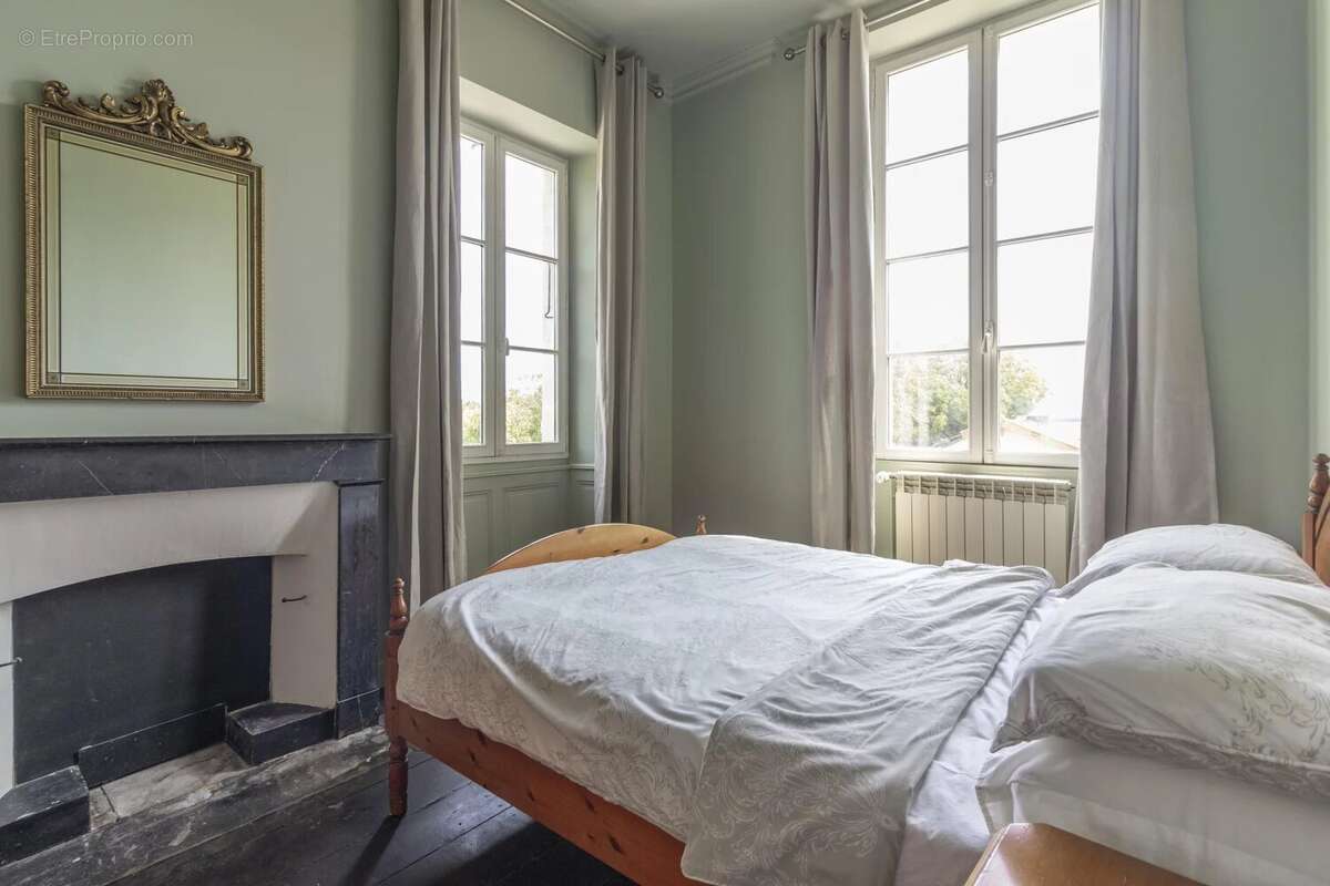 Maison à SAINT-JEAN-D&#039;ANGELY