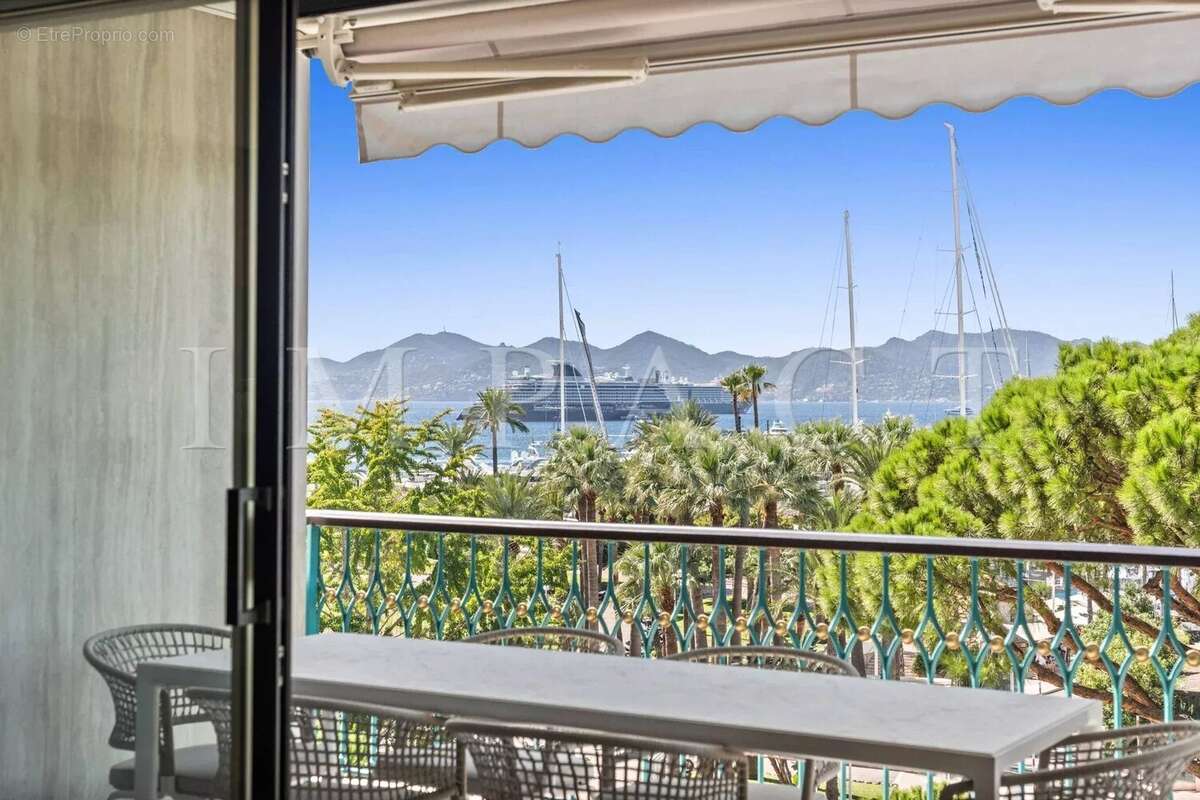 Appartement à CANNES