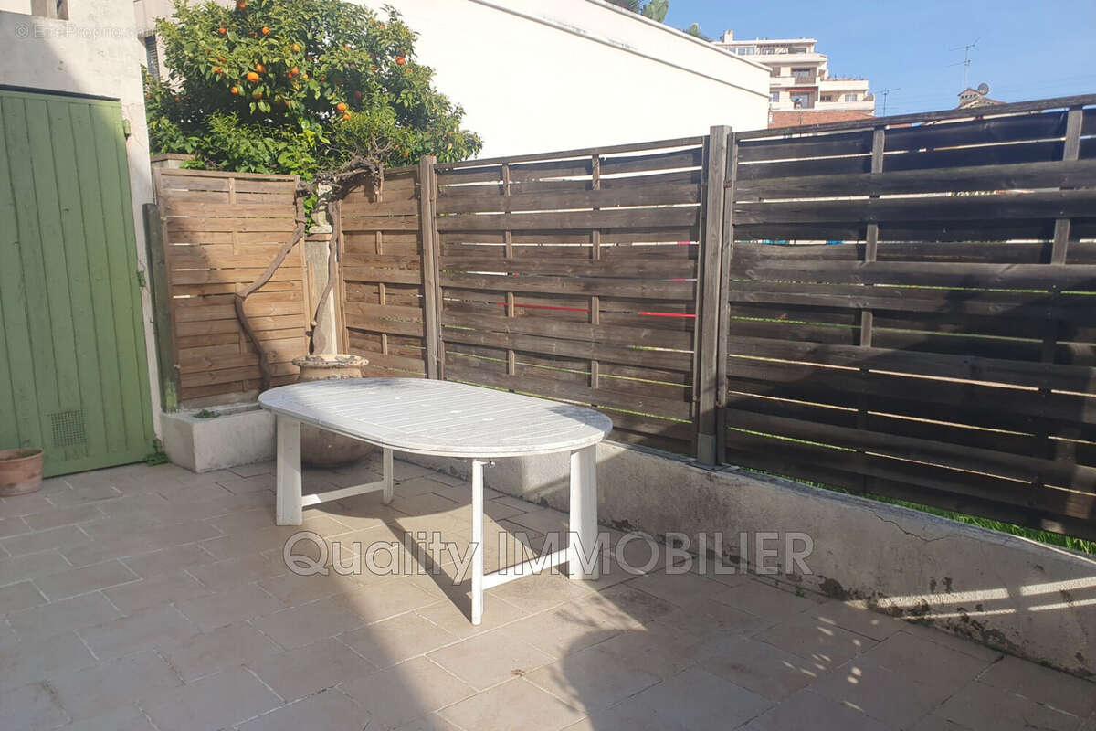 Appartement à LE CANNET