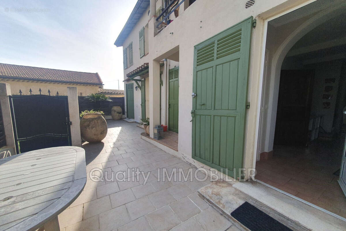 Appartement à LE CANNET