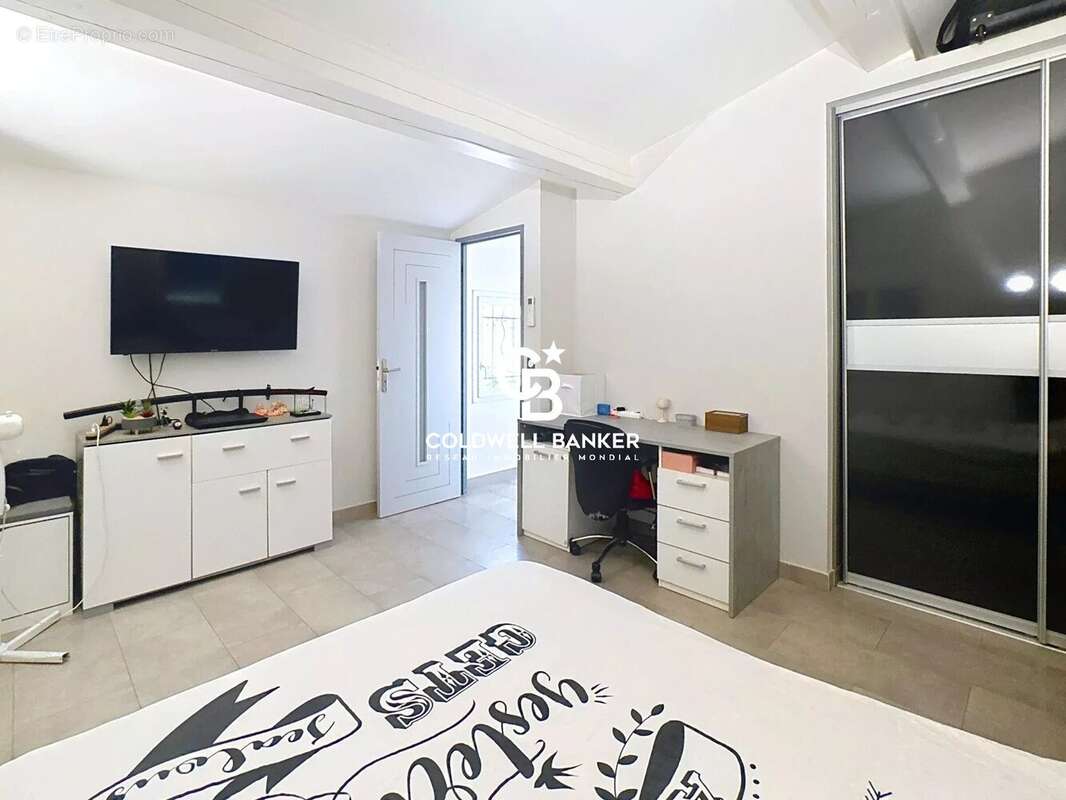 Maison à ROQUEBRUNE-SUR-ARGENS