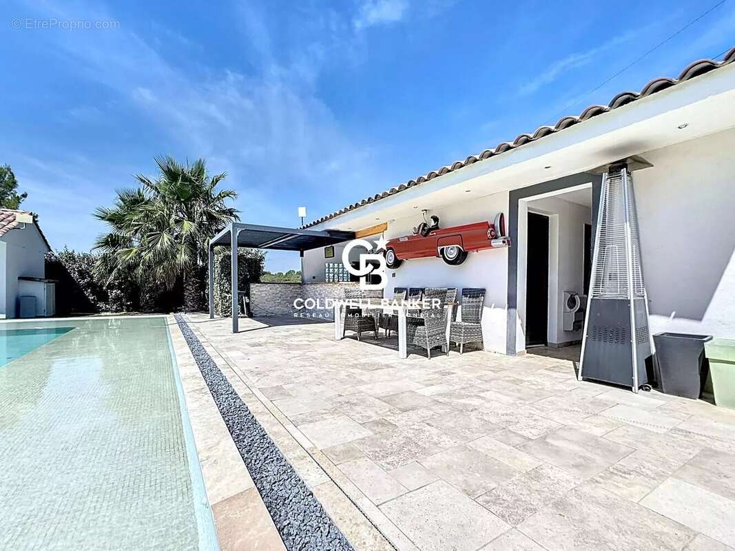 Maison à ROQUEBRUNE-SUR-ARGENS